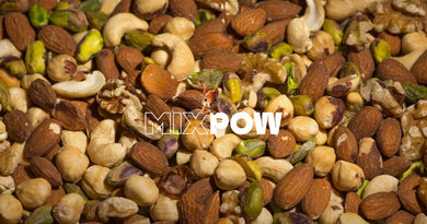 Mélange de noix variées : amandes, noisettes, noix de cajou, pistaches et cerneaux de noix