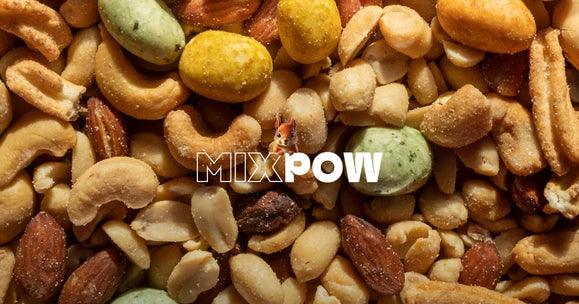 Mélange apéritif de cacahuètes, cajou, macadamia et amandes pour recevoir en été