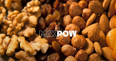 Cerneaux de noix, raisins secs, noisettes et amandes — fréquence de grignotage et santé dentaire