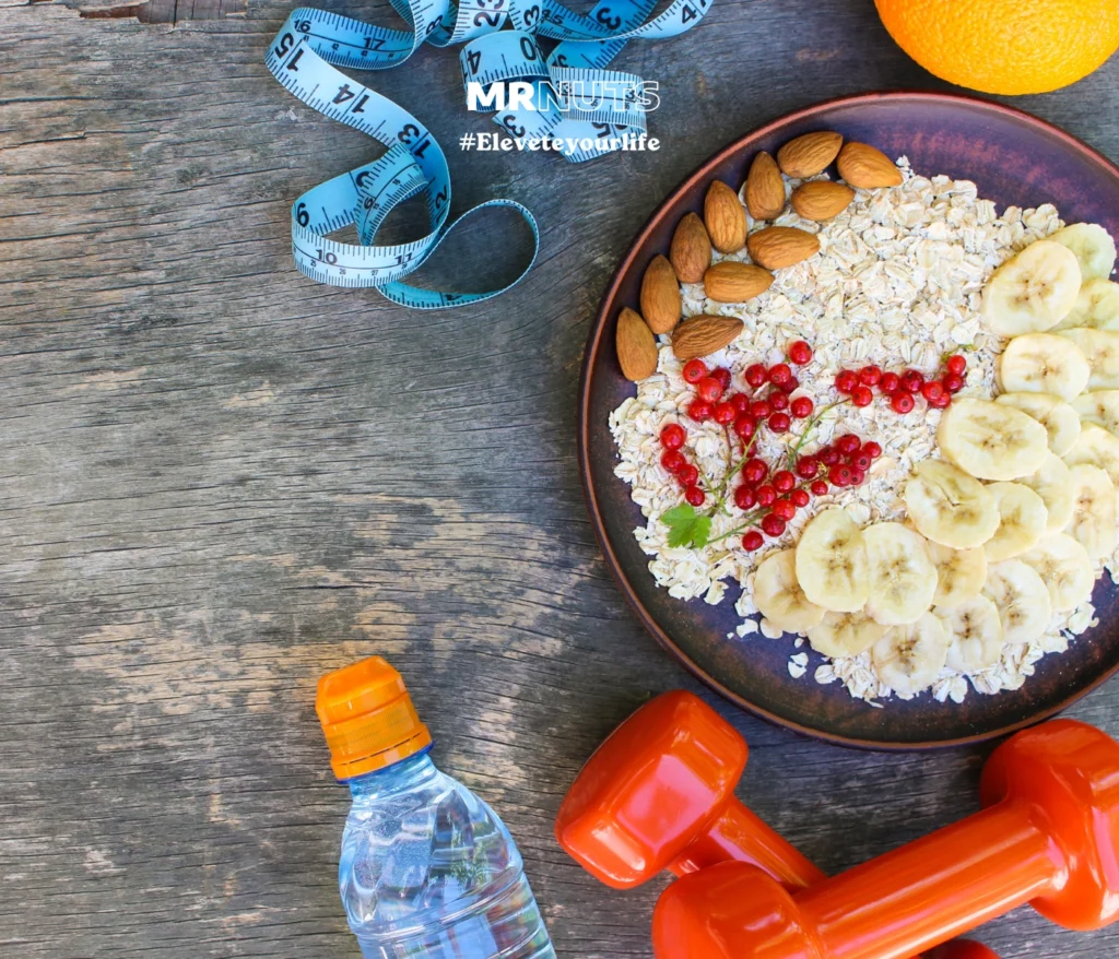 Bol-de-petit-dejeuner-sain-avec-avoine-amandes-bananes-et-groseilles-a-cote-d-une-bouteille-d-eau-et-halteres-orange-refletant-un-lifestyle-actif